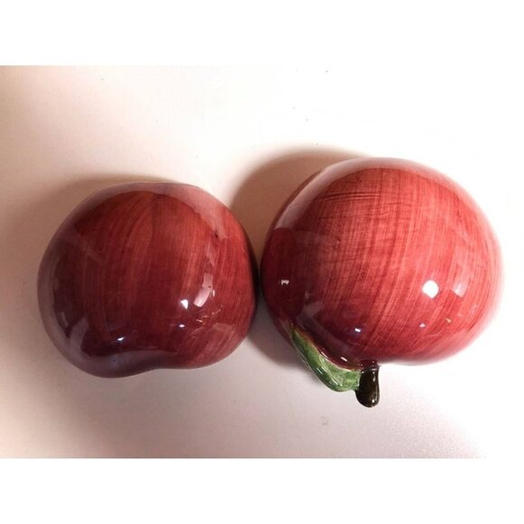 🛒 $8 Apple Salt and Pepper shaker 3" tall #90 - Picture 4 of 6